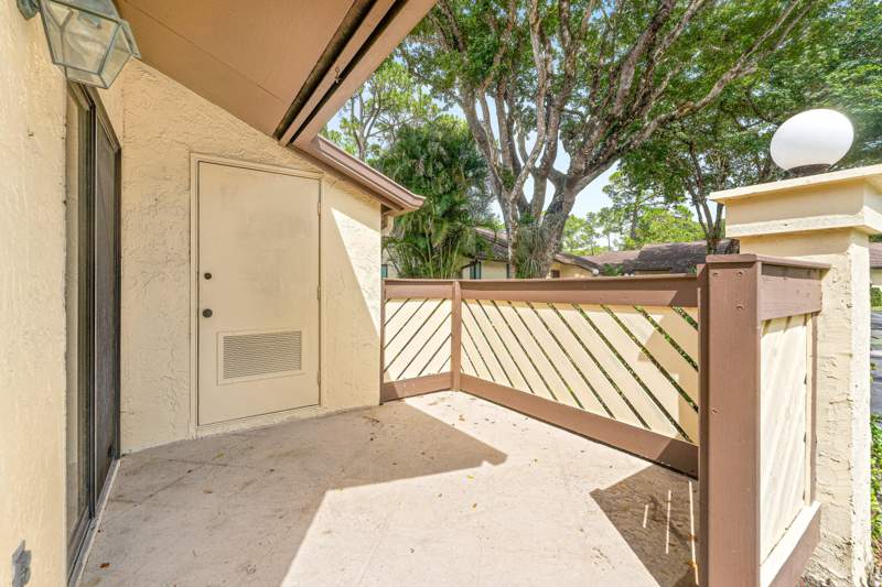 2 bedroom Villa at 83 Wood Rose Court, Strathmore Gate I Unit One, Royal Palm Beach — photo 4