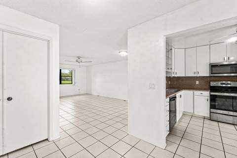 83 Wood Rose Court, Royal Palm Beach FL - photo 18 of 31