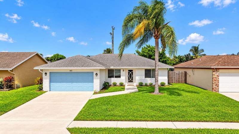 3 bedroom Single Family Residence at 141 Arrowhead Circle, Indian Creek Ph 1, Jupiter — photo 3