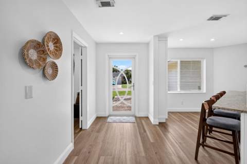 141 Arrowhead Circle, Jupiter FL - photo 8 of 58