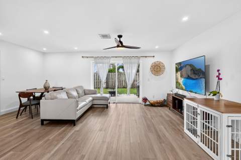 141 Arrowhead Circle, Jupiter FL - photo 12 of 58