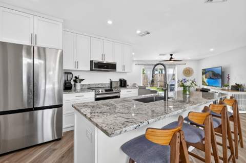 141 Arrowhead Circle, Jupiter FL - photo 17 of 58