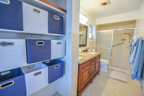 1210 SW 26th Avenue, Boynton Beach FL - photo 10 of 27