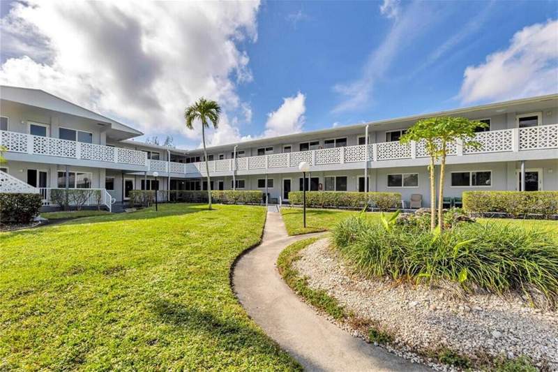 1 bedroom Condominium at 600 Layne Boulevard #211, Pasadena Garden Apartments Co-Op, Hallandale Beach — photo 3