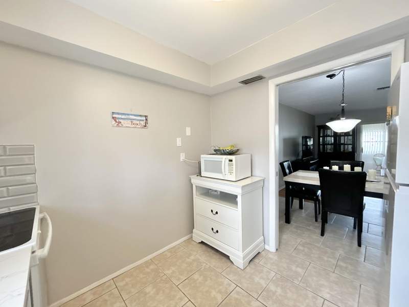 2 bedroom Villa at 2666 Emory Drive #D, Cresthaven Villas 30 Condo, West Palm Beach — photo 4