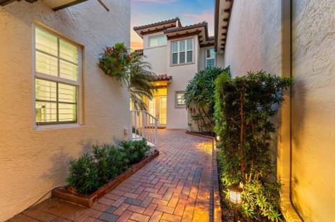 1412 Harbour Point Drive, North Palm Beach FL - photo 10 of 46