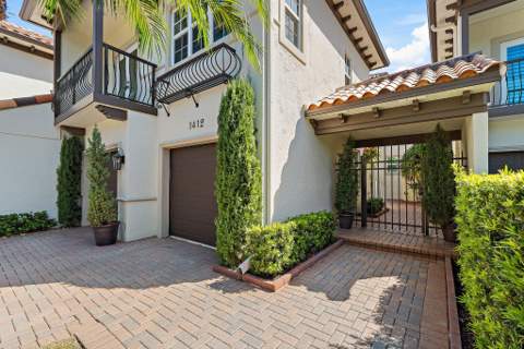 1412 Harbour Point Drive, North Palm Beach FL - photo 7 of 46