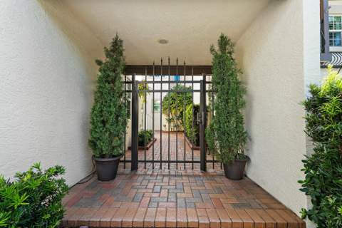 1412 Harbour Point Drive, North Palm Beach FL - photo 8 of 46