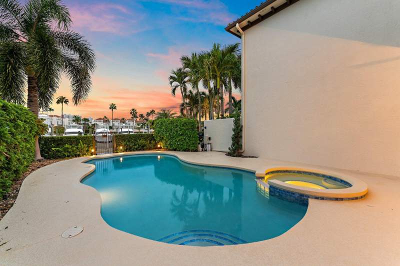 4 bedroom Townhouse at 1412 Harbour Point Drive, Harbour Point, North Palm Beach — photo 5