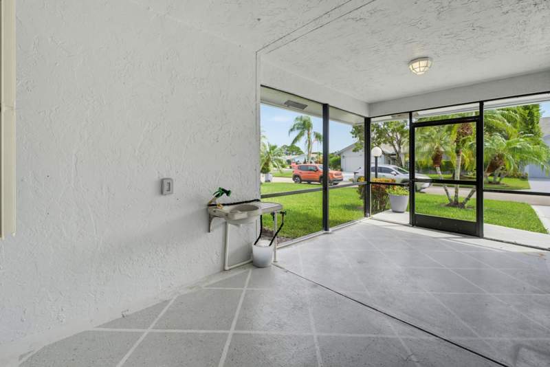 2 bedroom Townhouse at 5253 Crystal Anne Drive, Cypress Lakes 9, West Palm Beach — photo 5