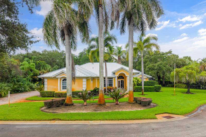 4 bedroom Single Family Residence at 3650 SE Sea Point Court, Seas Subdivision, Stuart — photo 2