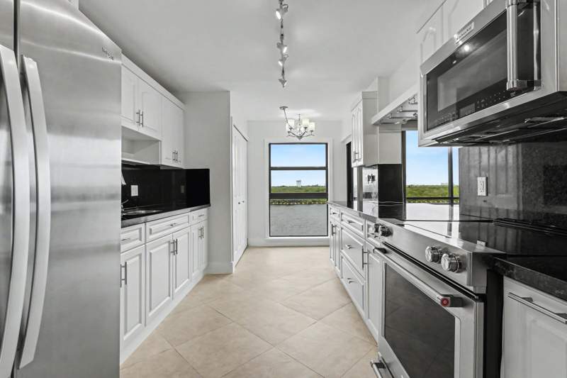 2 bedroom Condominium at 3200 N Ocean Drive #402, Yacht Harbour Villas Condo, Hollywood — photo 4