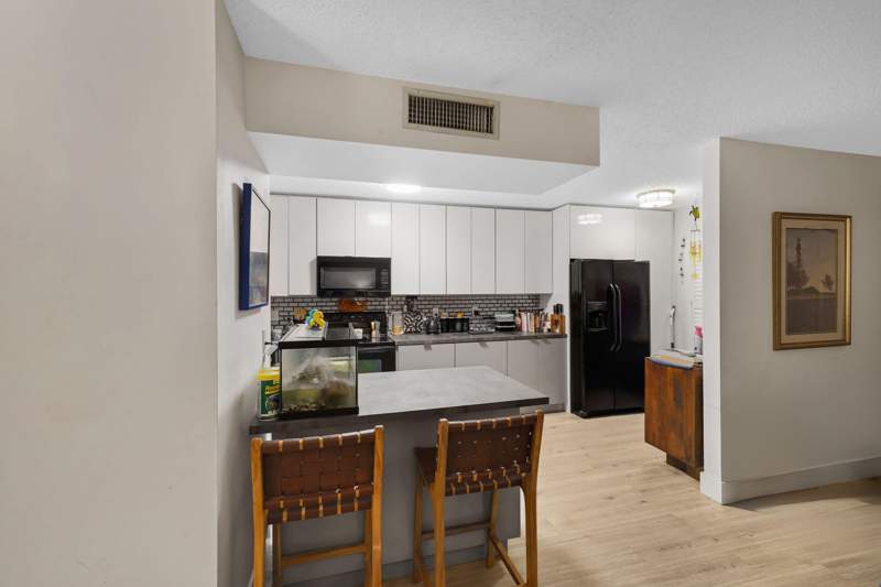 2 bedroom Condominium at 5486 Courtyard Drive #5486, Courtyard Condominiums, Margate — photo 2