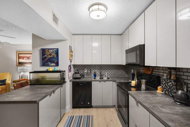 2 bedroom Condominium at 5486 Courtyard Drive #5486, Courtyard Condominiums, Margate — photo 4