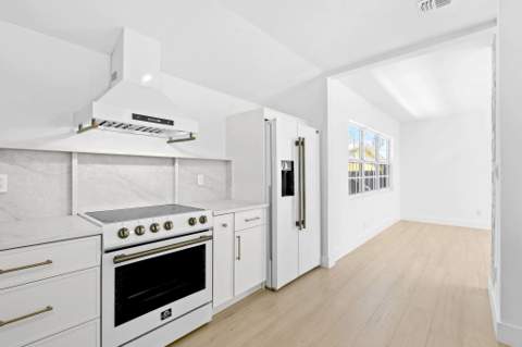 1201 N Ocean Breeze, Lake Worth Beach FL - photo 12 of 47