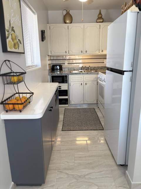 3280 Lake Osborne Drive #206, Lake Worth Beach FL - photo 6 of 15
