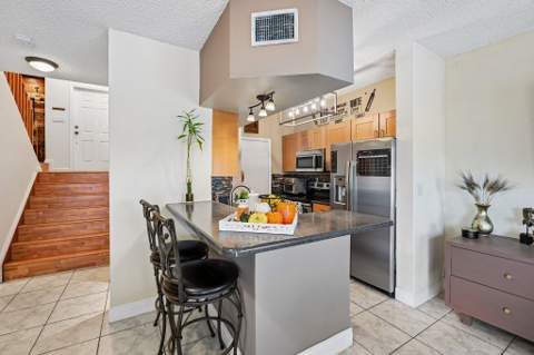 281 SW 95th Terrace, Pembroke Pines FL - photo 10 of 36