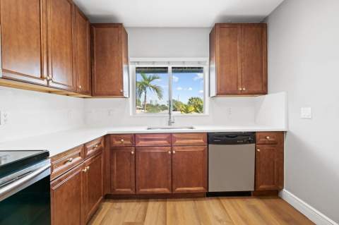 708 SE 15th Street #3, Fort Lauderdale FL - photo 6 of 34