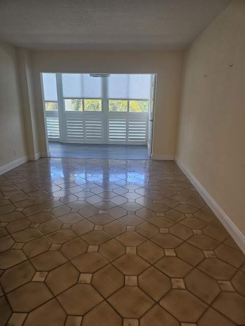 3590 Via Poinciana #311, Lake Worth FL - photo 22 of 61