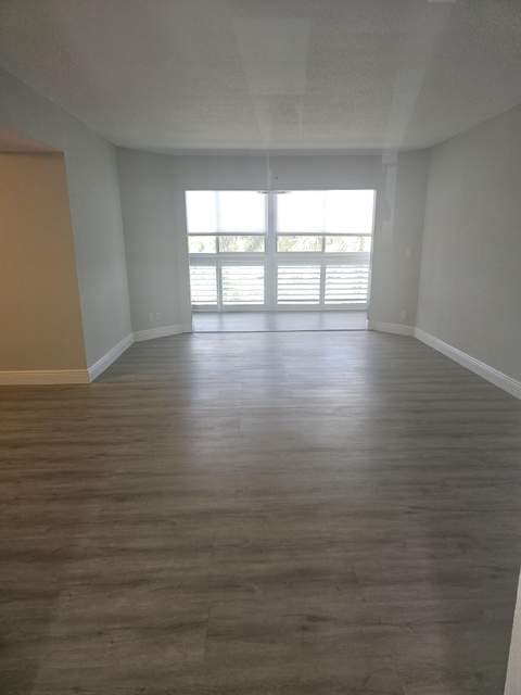 3590 Via Poinciana #311, Lake Worth FL - photo 8 of 61