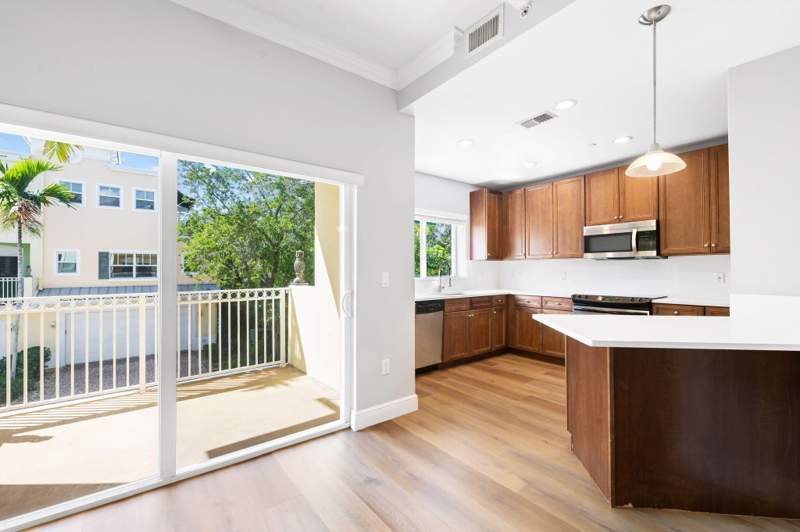 3 bedroom Townhouse at 630 SE 15th Street #5, Everglades Land Sales Co First, Fort Lauderdale — photo 4