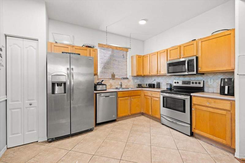 3 bedroom Single Family Residence at 122 Seminole Lakes Drive, Seminole Estates & Townhomes, Royal Palm Beach — photo 5