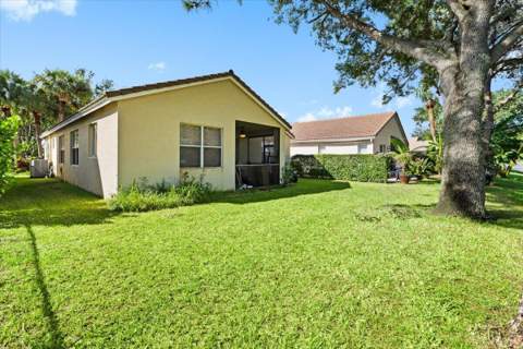 122 Seminole Lakes Drive, Royal Palm Beach FL - photo 13 of 16