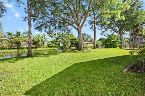 122 Seminole Lakes Drive, Royal Palm Beach FL - photo 14 of 16