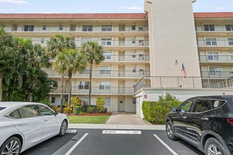 2 bedroom Condominium at 3871 Via Poinciana #104, Poinciana Place Condo 1,2,8 And 9, Lake Worth — photo 2