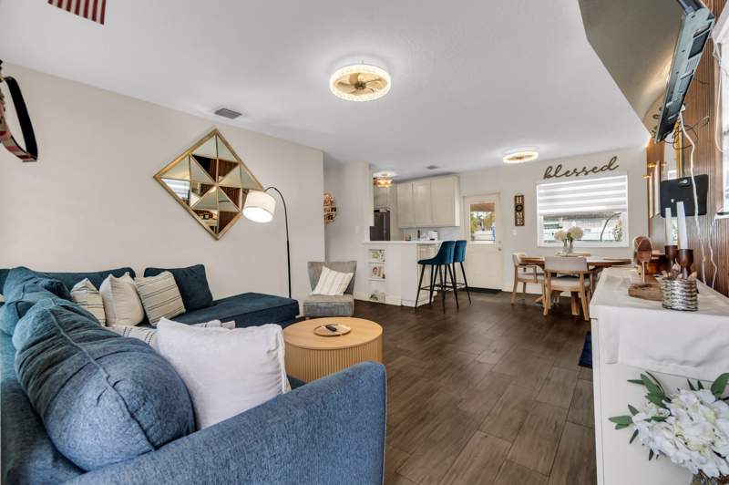 3 bedroom Single Family Residence at 7360 Arthur Street, Boulevard Estates, Hollywood — photo 3