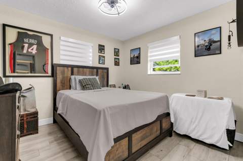7360 Arthur Street, Hollywood FL - photo 12 of 17
