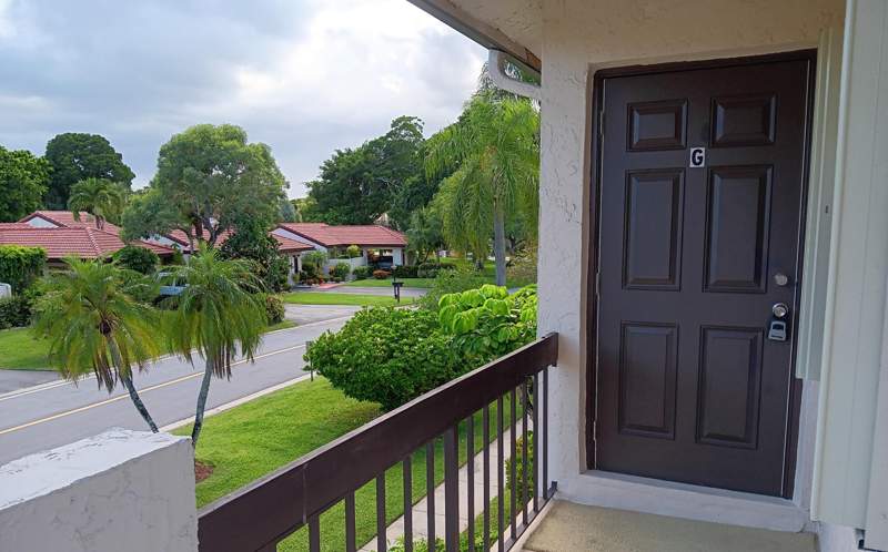 2 bedroom Condominium at 8045 Eastlake Drive, Greens Of Boca Lago Condo, Boca Raton — photo 2