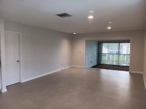 8045 Eastlake Drive, Boca Raton FL - photo 8 of 43