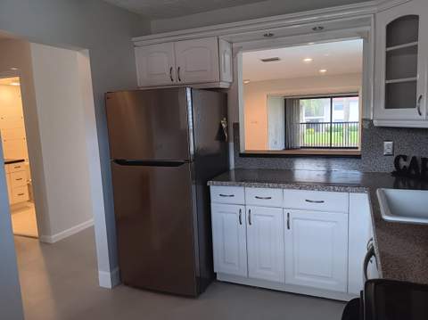 8045 Eastlake Drive, Boca Raton FL - photo 12 of 43