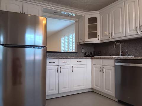 8045 Eastlake Drive, Boca Raton FL - photo 15 of 43