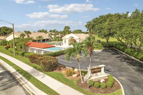 7136 Ashford Lane, Boynton Beach FL - photo 8 of 52
