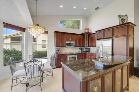 7136 Ashford Lane, Boynton Beach FL - photo 18 of 52