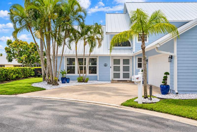 4 bedroom Single Family Residence at 9029 SE Breeze Way, Jupiter Narrows, Hobe Sound — photo 2