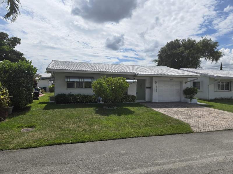 2 bedroom Single Family Residence at 5805 NW 83rd Avenue, Mainlands Of Tamarac Lakes, Tamarac — photo 2