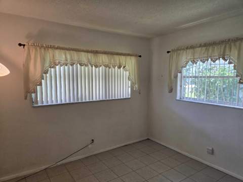 5805 NW 83rd Avenue, Tamarac FL - photo 12 of 37