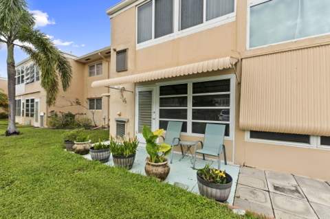 2192 NE 1st Way #102, Boynton Beach FL - photo 6 of 34