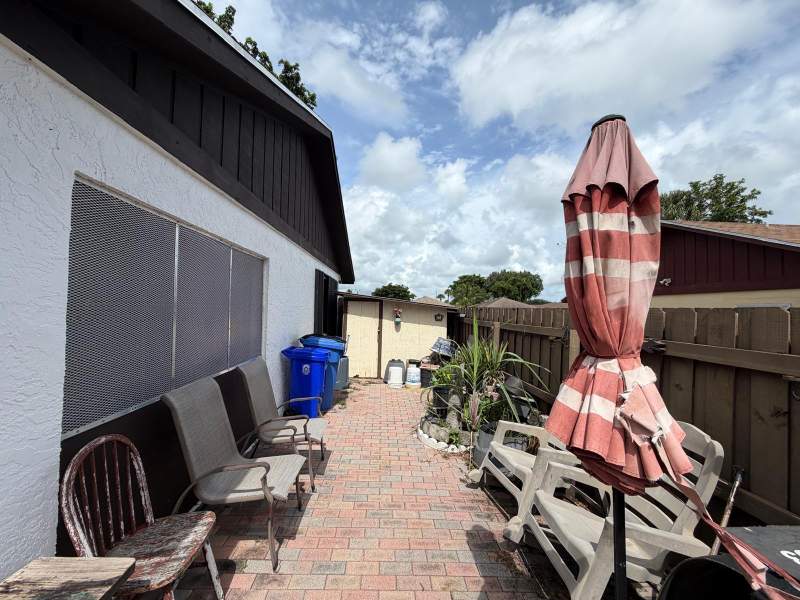 3 bedroom Single Family Residence at 5325 Bonky Court, Garden Hills Unit Three, West Palm Beach — photo 4