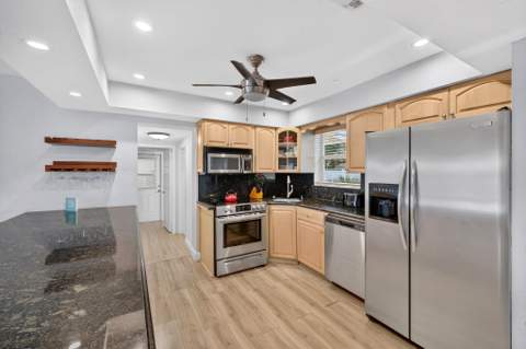 391 SE 6th Court, Pompano Beach FL - photo 9 of 31