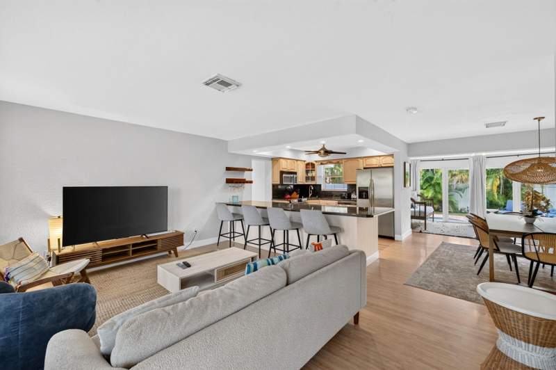 4 bedroom Single Family Residence at 391 SE 6th Court, Norwood Section, Pompano Beach — photo 3