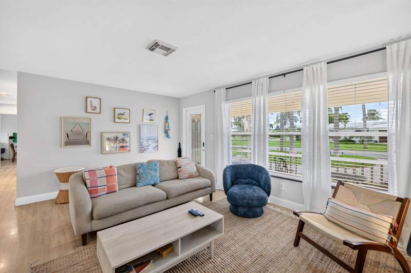 4 bedroom Single Family Residence at 391 SE 6th Court, Norwood Section, Pompano Beach — photo 4