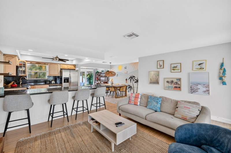 4 bedroom Single Family Residence at 391 SE 6th Court, Norwood Section, Pompano Beach — photo 5