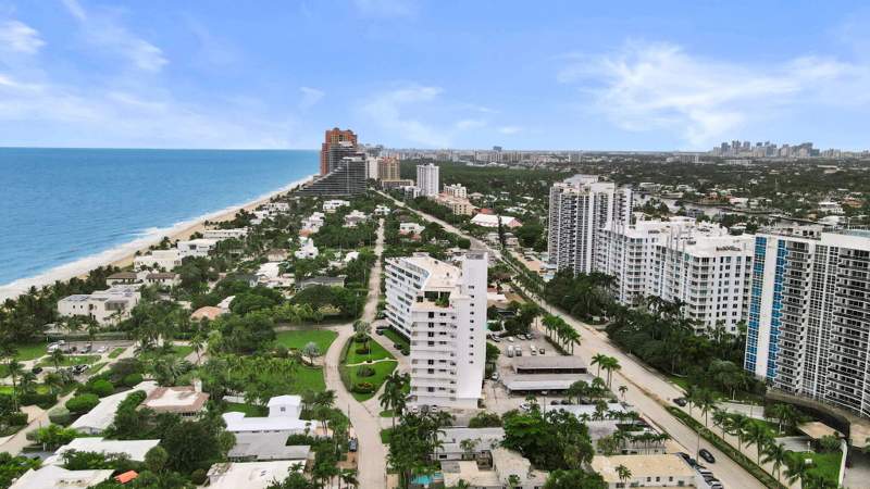 2 bedroom Stock Cooperative at 2840 N Ocean Boulevard #801, Sea Tower Apts Co-Op, Fort Lauderdale — photo 5