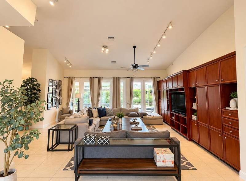 4 bedroom Single Family Residence at 1111 SE Westchester Drive, River Vista Subdivision Replat, Port St. Lucie — photo 2