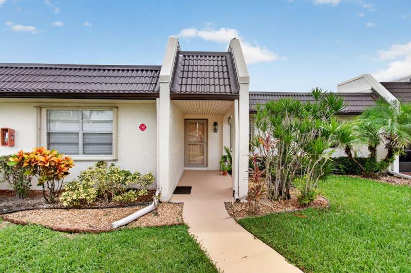 2 bedroom Villa at 136 Lake Rebecca Drive, Golden Lakes Village Condo H, West Palm Beach — photo 2