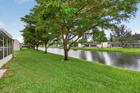 136 Lake Rebecca Drive, West Palm Beach FL - photo 6 of 103